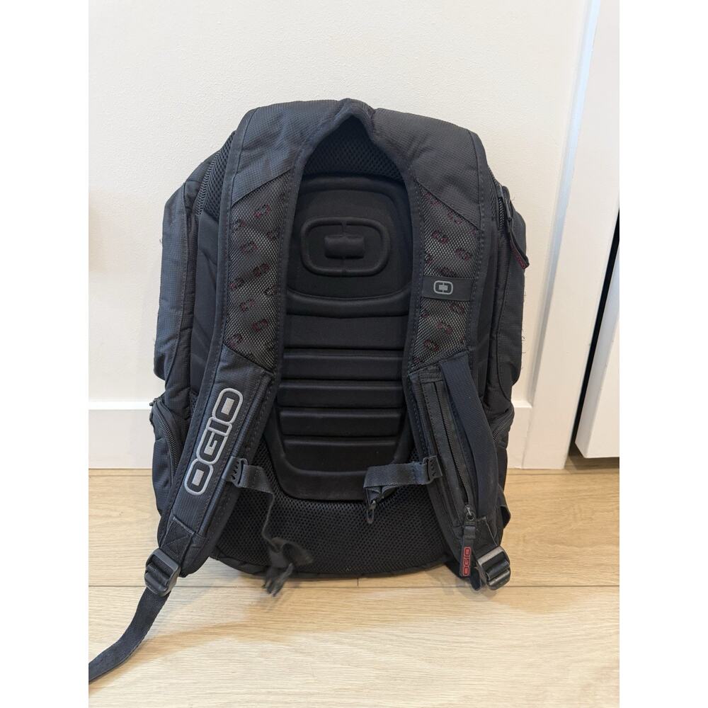 OGIO Bandit 17 Computer Backpack Red Black - Picture 3 of 4